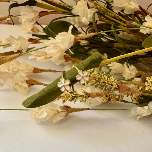 Daisy Dainty Huggies